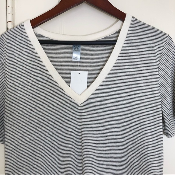 Alternative V-Neck Tie Front T-Shirt XL - Picture 5 of 8